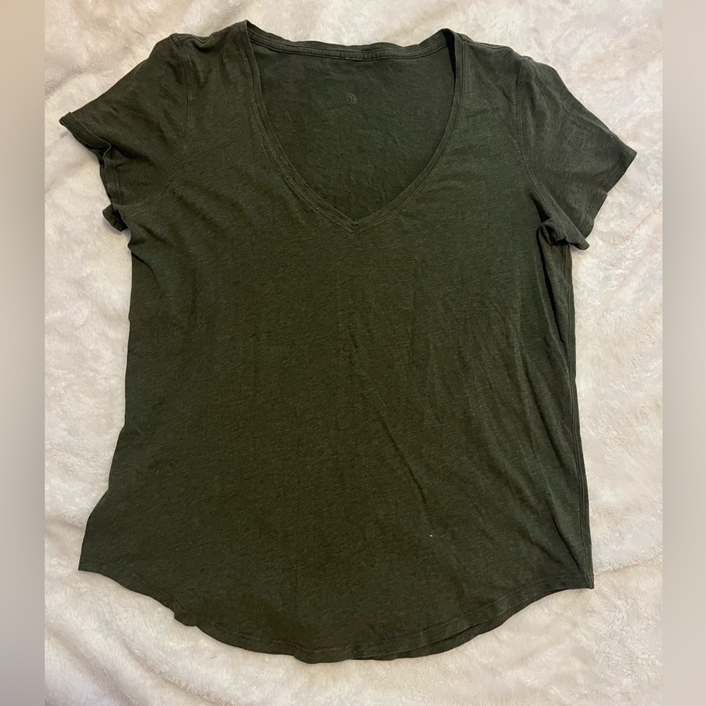 Lululemon All yours Organic cotton v-neck shirt size 8 NWOT